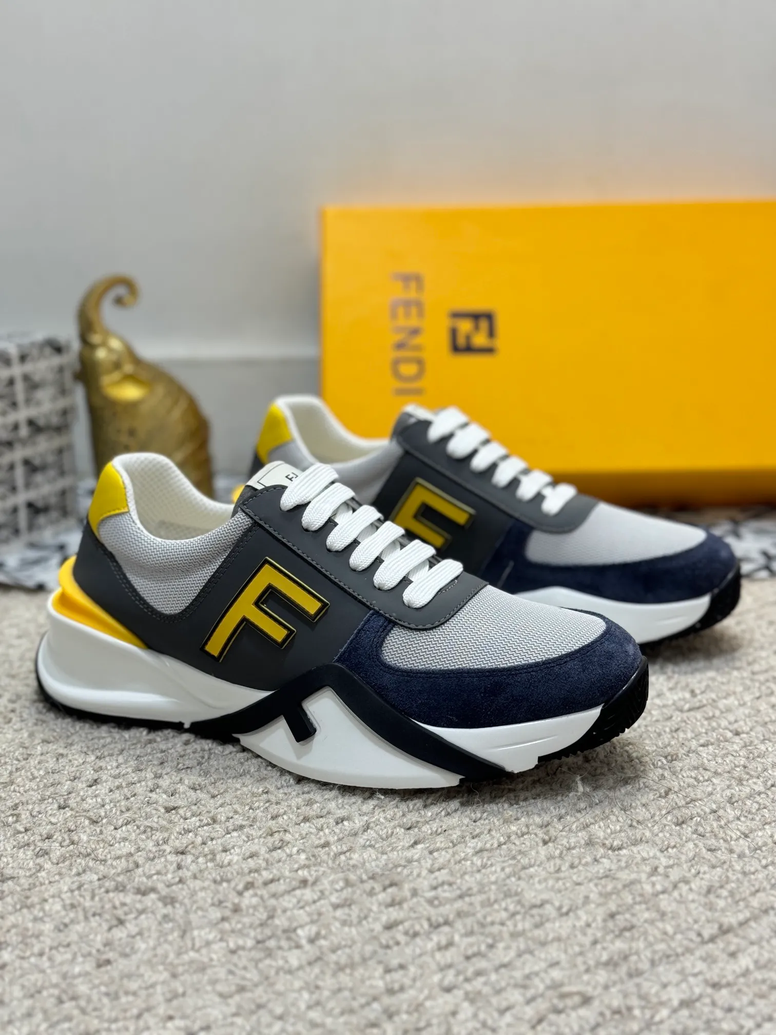 Men's men's shoes 💰520 [New style] 🦥🦥 Original quality - Fendi ◾️▫️F D🆕 Spring and summer new men's slip-on sneakers, with elastic straps, side zippers, and corrugated soles engraved with F. Embossed Fendi Flow lettering on the heel. Mixed material of high-tech fabric and black suede. FF graphic tongue. Ultra-light and wear-resistant EVA sole. Size: 38-44 (45 customized